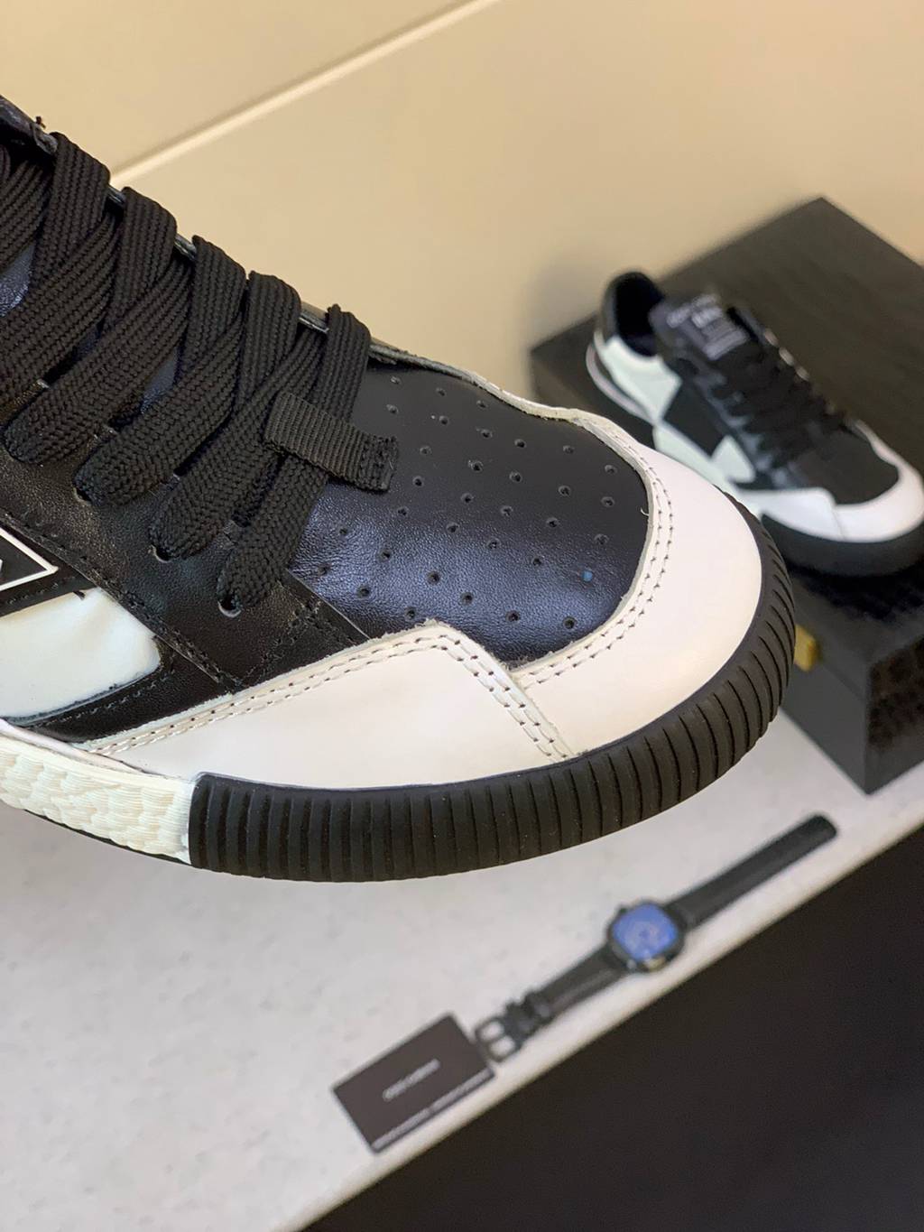 D*G sneaker